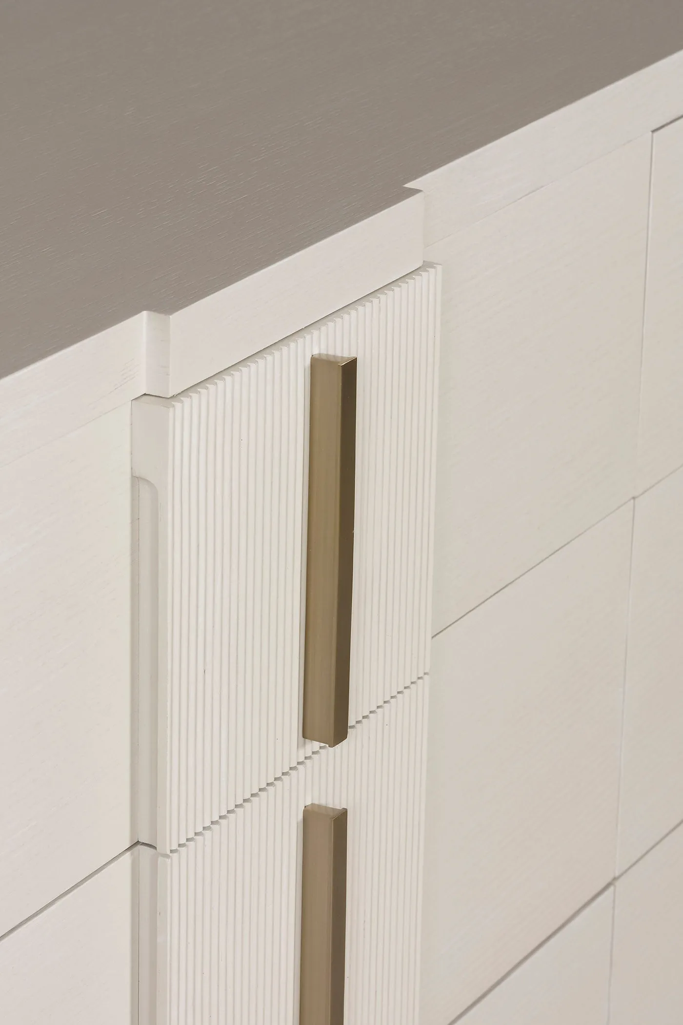 Axis 6 Drawer Chest