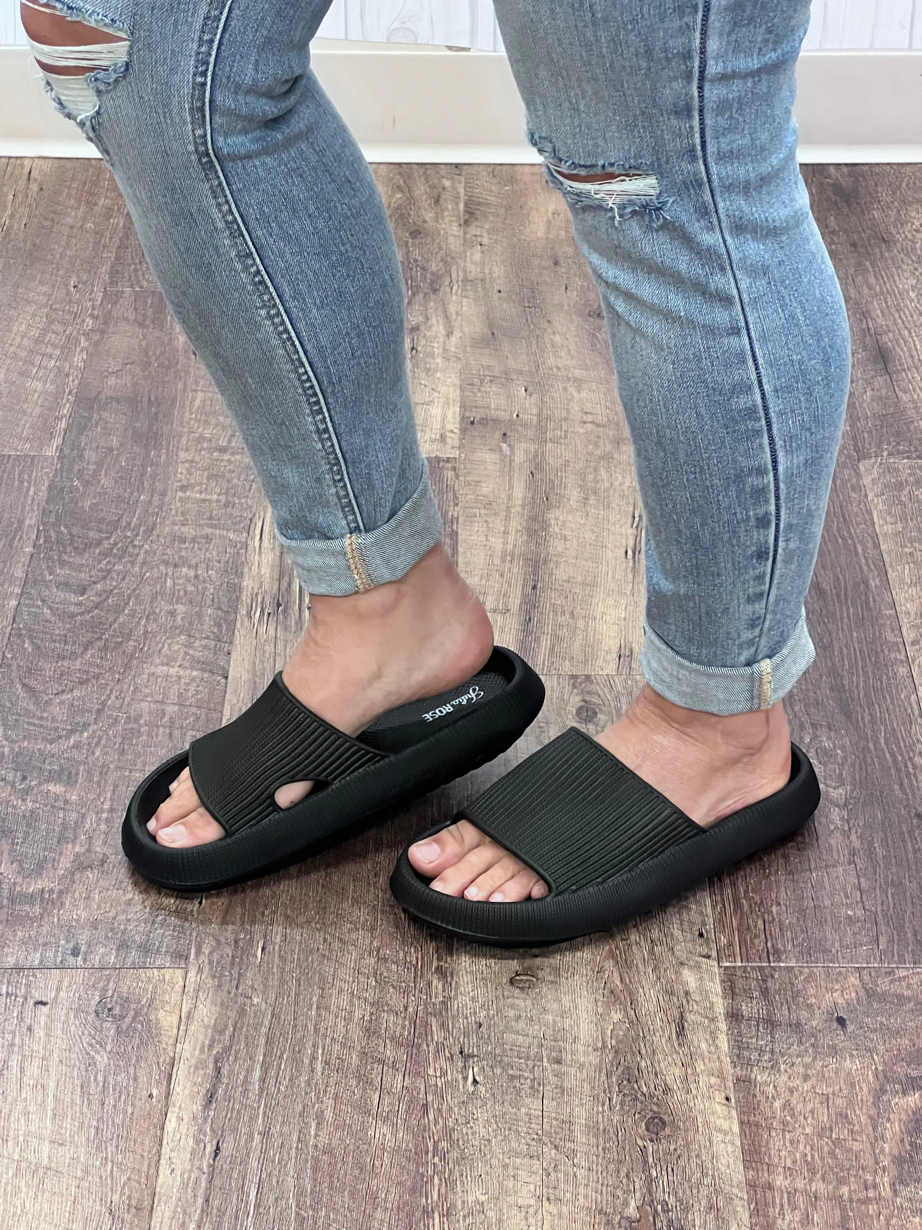 Beach Slides In Black