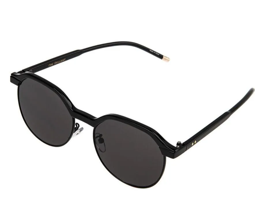 Brilliance Boost Sunglasses - Aubrey-OB211-Black: Fashionable Shades with UV Protection