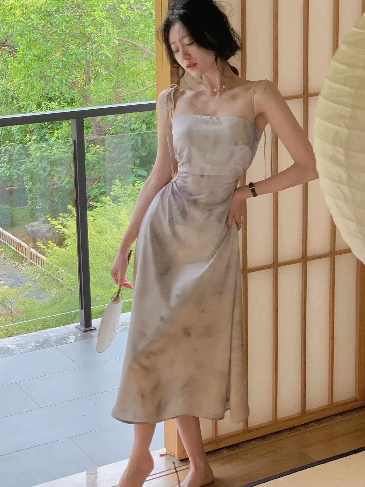 Nina - Robes mi-longues en satin pour femmes