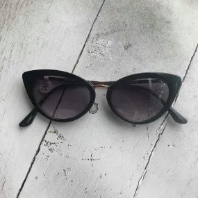 Retro Cat Eye Sunglasses