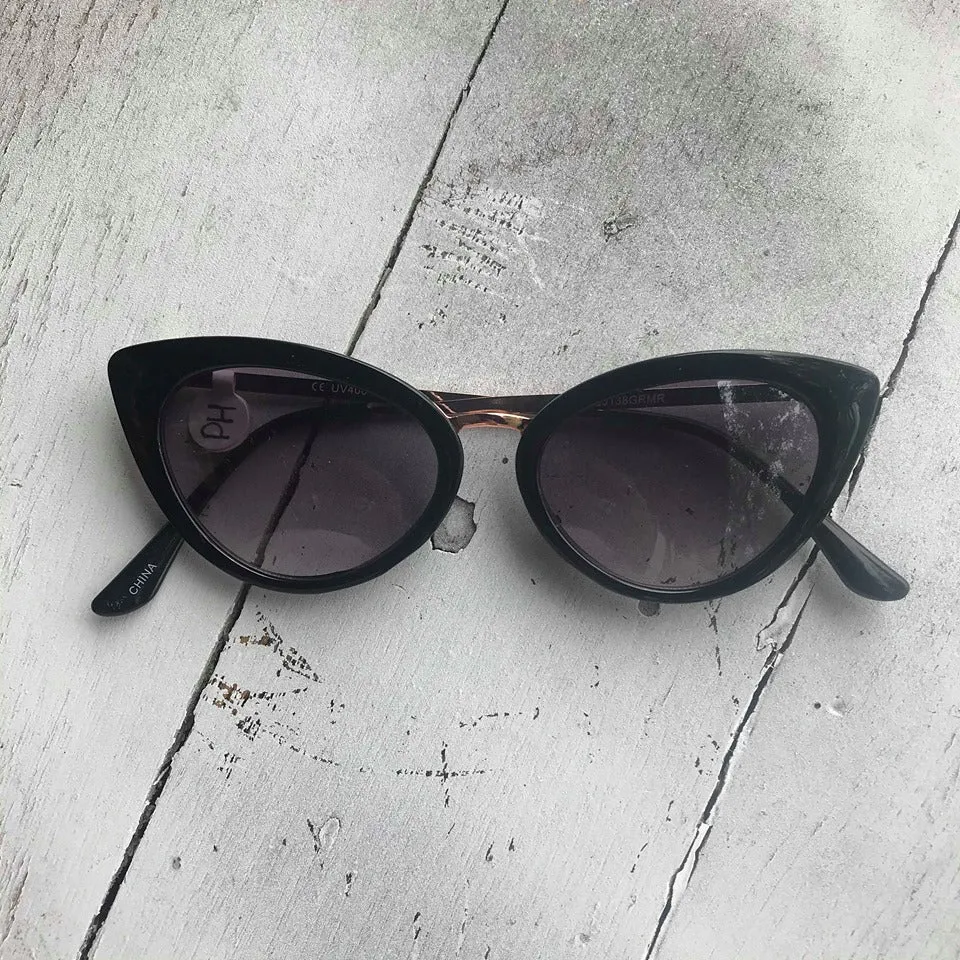 Retro Cat Eye Sunglasses
