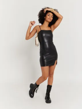 Robe bretelles en simili cuir