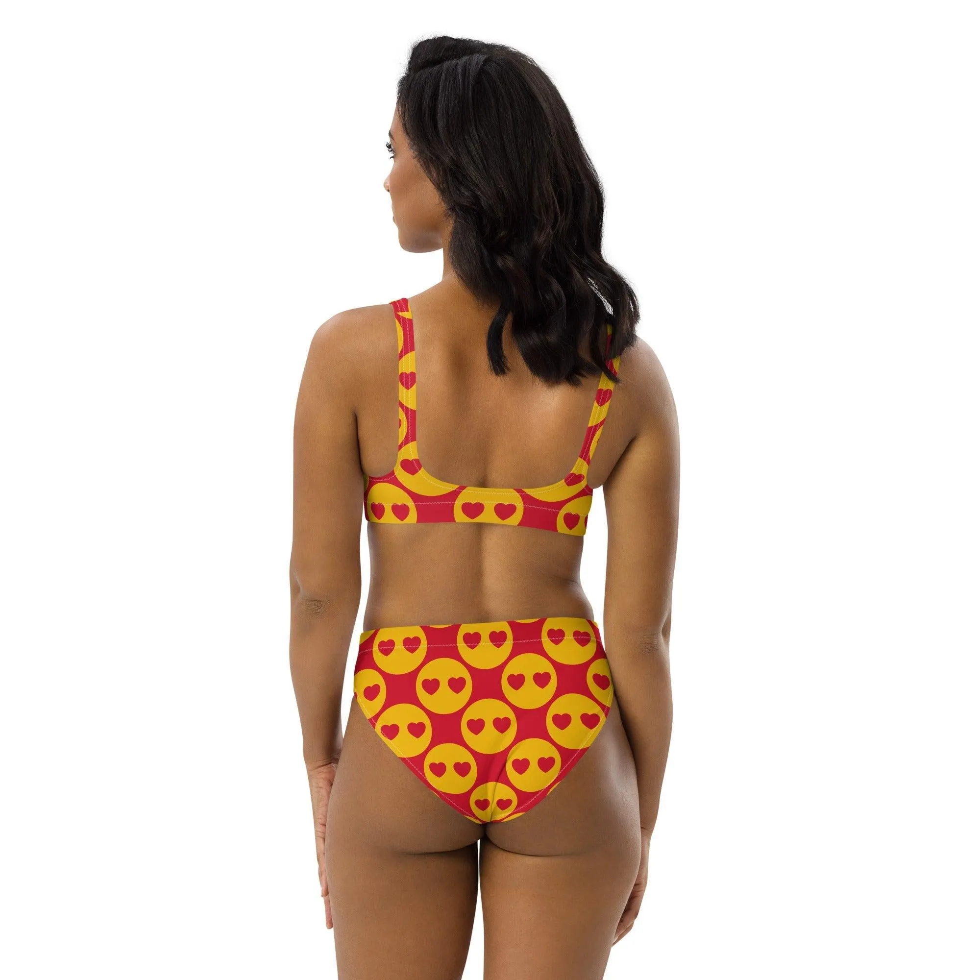 SUPERHAPPY - Bikinis made of recycled material