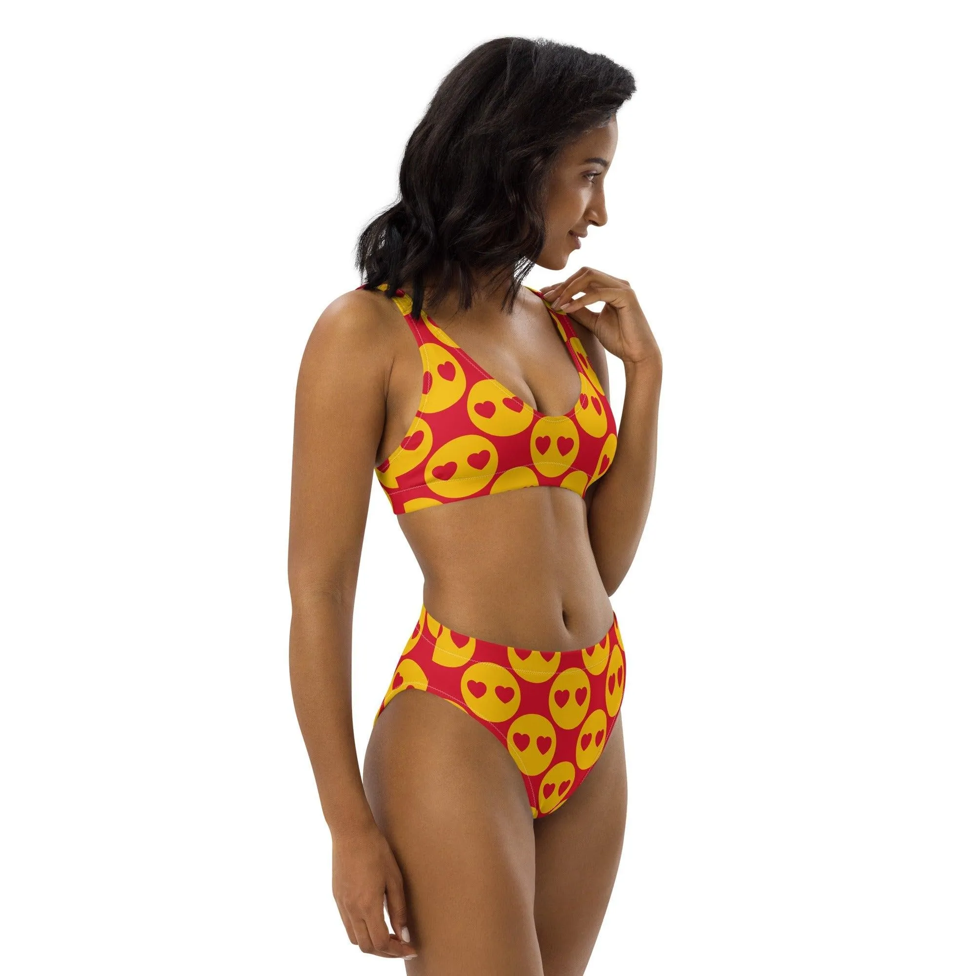SUPERHAPPY - Bikinis made of recycled material