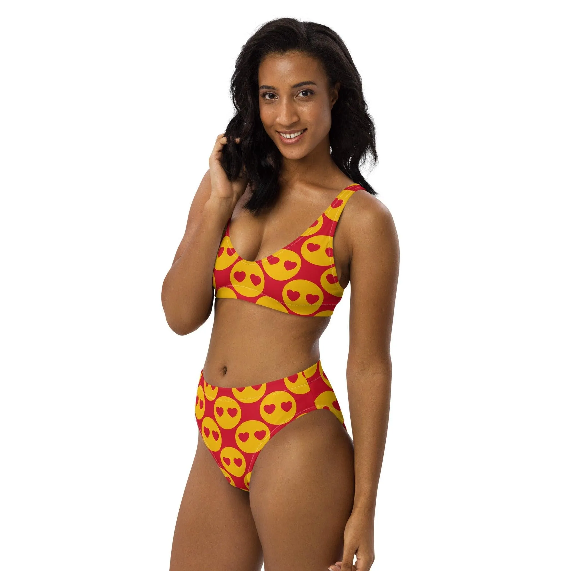 SUPERHAPPY - Bikinis made of recycled material