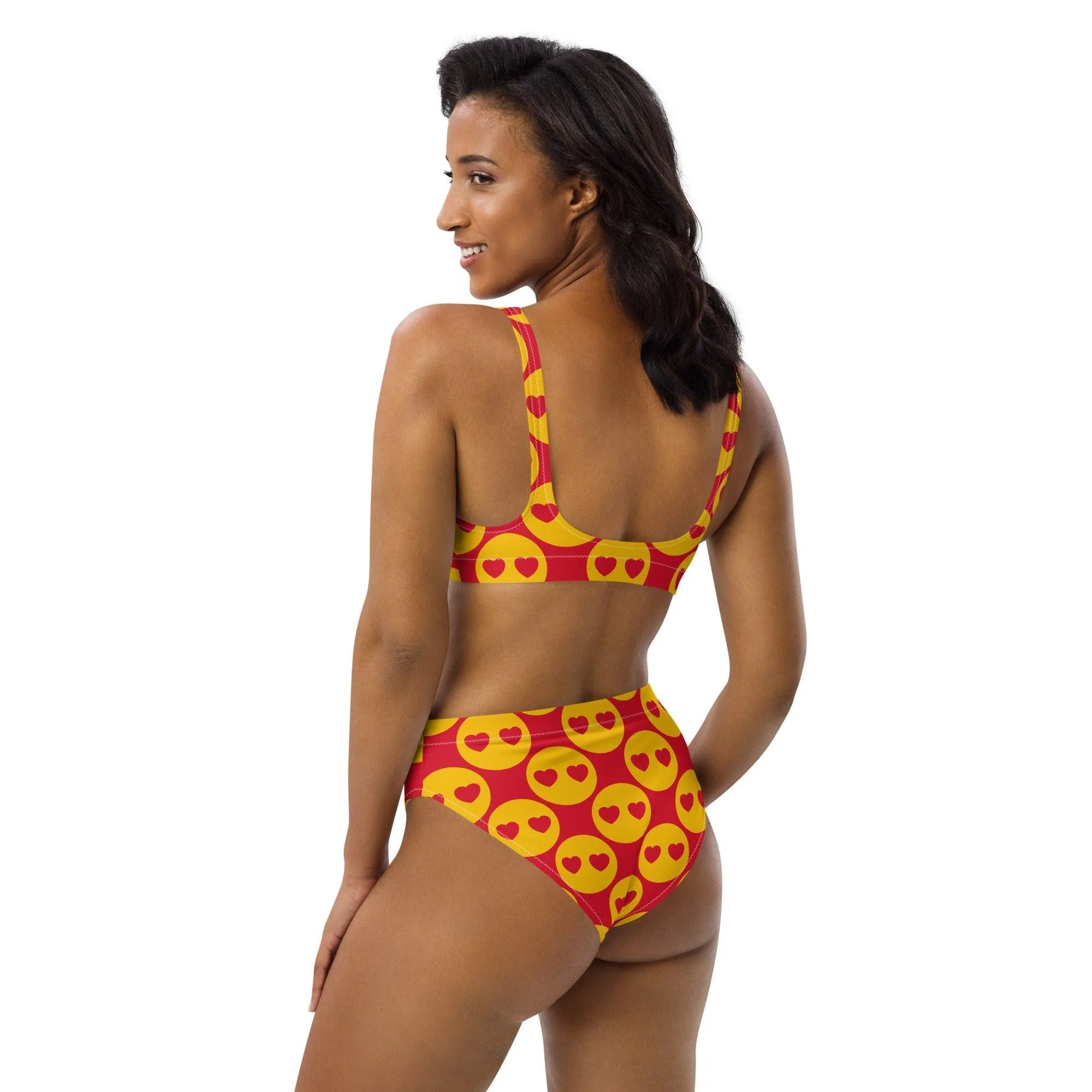 SUPERHAPPY - Bikinis made of recycled material